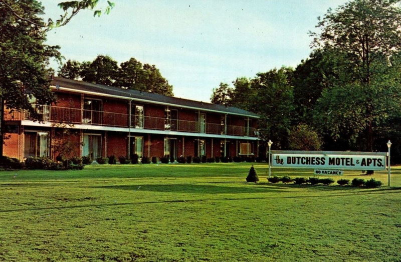 Dutchess Motel & Apartments - Vintage Postcard (newer photo)
